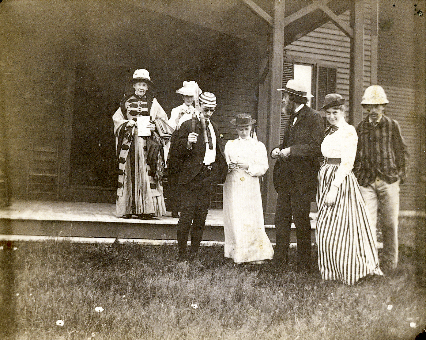 Hale family group at Hale House, ca.1900