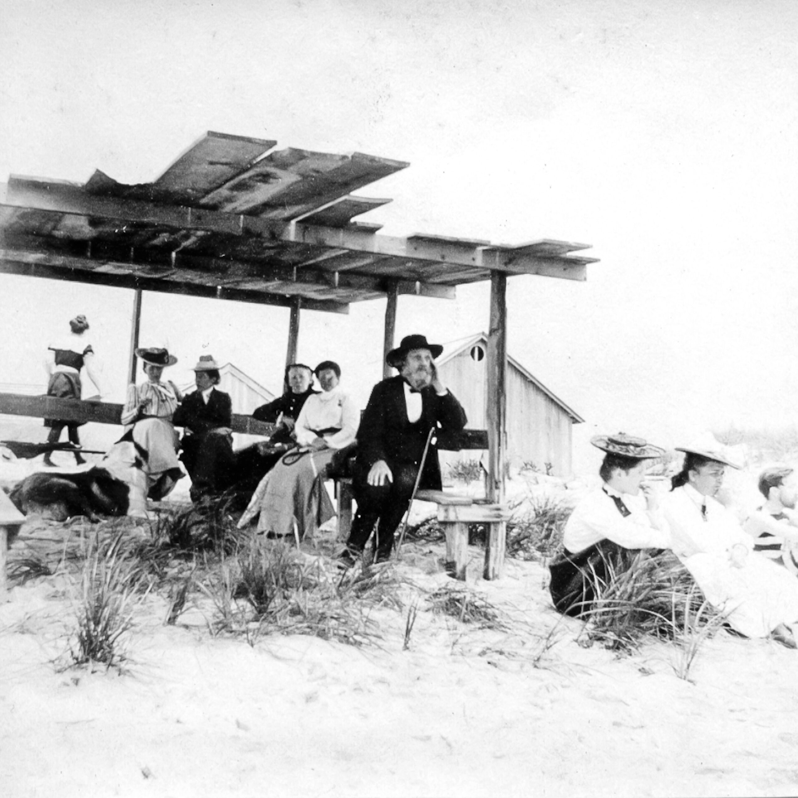 Hale and Weeden families at the beach, Matunuck, 1902. (Smith/Weeden Family Collection)